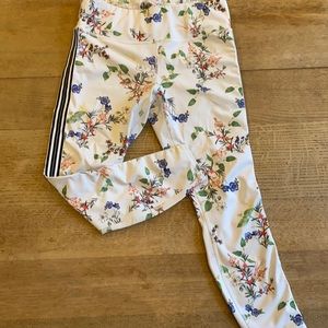 Athleta floral design cropped leggings